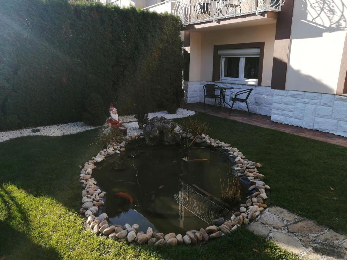 Magdalena Apartmanhaz เฮวิซ ภายนอก รูปภาพ