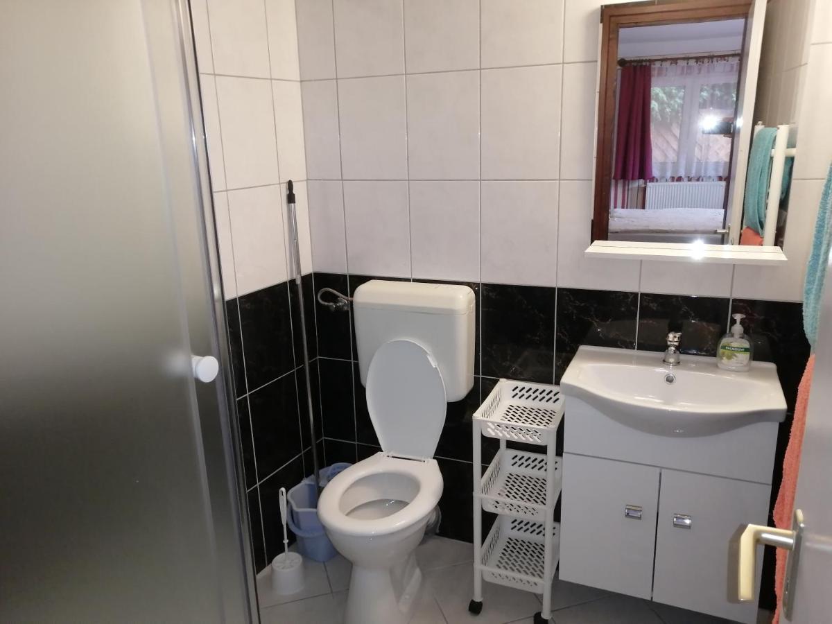 Magdalena Apartmanhaz เฮวิซ ภายนอก รูปภาพ