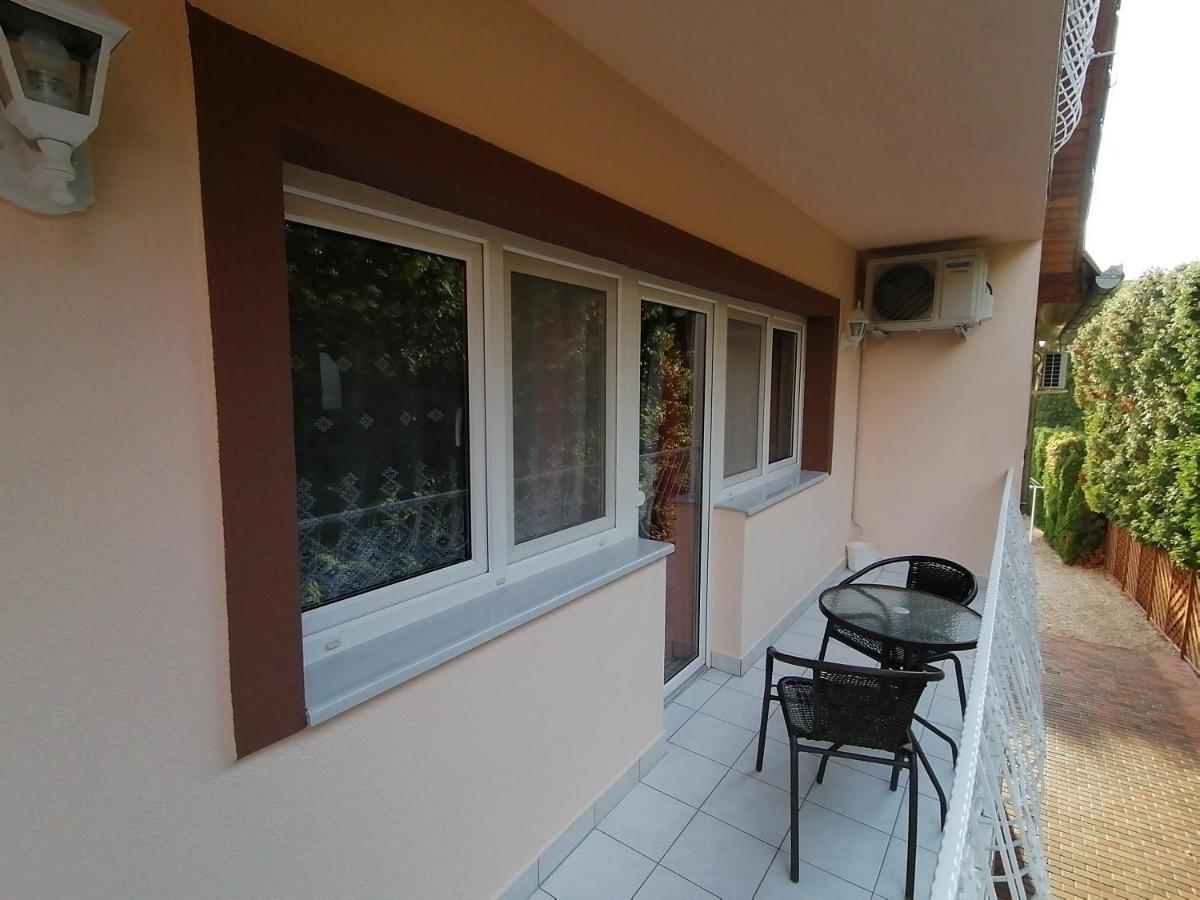 Magdalena Apartmanhaz เฮวิซ ภายนอก รูปภาพ
